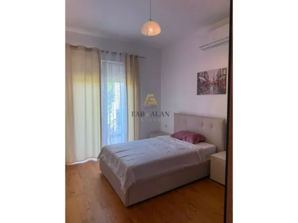 Tirane, jepet me qera apartament 2+1+Aneks+Ballkon , 1.200 € (Secret Garden Residence pranë Qendrës Tregtare TEG)