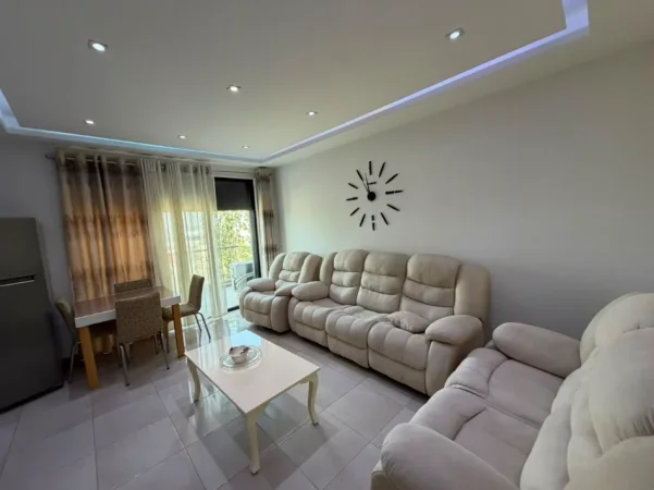 Tirane, jepet me qera apartament 1+1 Kati 5, 450 € (CASA ITALIA)