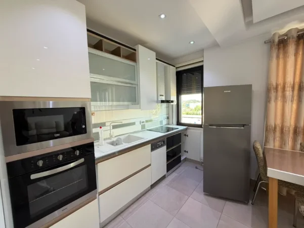 Tirane, jepet me qera apartament 1+1 Kati 5, 450 € (CASA ITALIA)