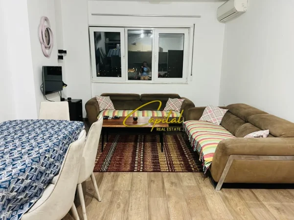 Tirane, jepet me qera apartament 2+1 Kati 12, 100 m² 700 € (ISH STACIONI TRENIT)