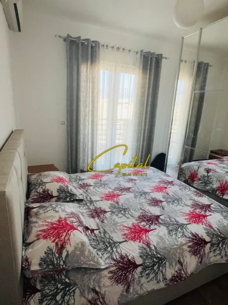 Tirane, jepet me qera apartament 2+1 Kati 12, 100 m² 700 € (ISH STACIONI TRENIT)