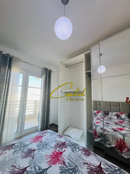 Tirane, jepet me qera apartament 2+1 Kati 12, 100 m² 700 € (ISH STACIONI TRENIT)