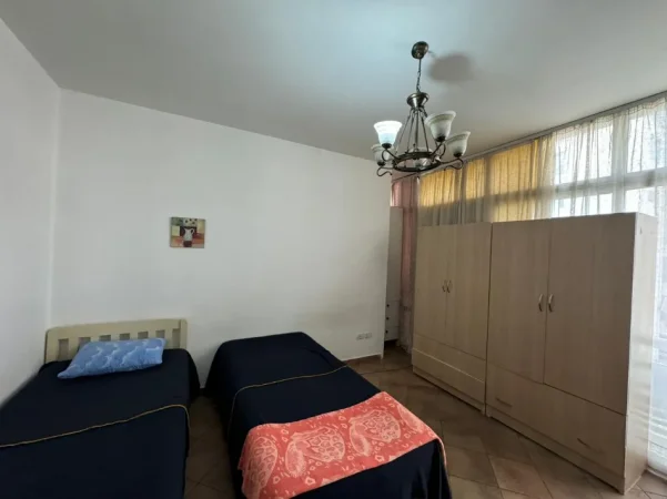 Tirane, jepet me qera garsonier 1+1 Kati 3, 38 m² 300 € (tek tregu elektrik Tirane)