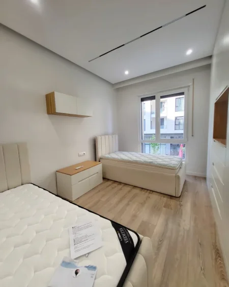 Tirane, shitet apartament 2+1+Aneks+Ballkon Kati 2, 102 m² 255.000 € (Porcelan)