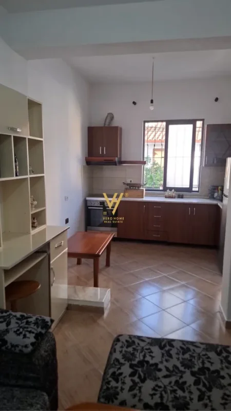 Tirane, jepet me qera shtepi 1+1 Kati 2, 62 m² 480 € (VIZION PLUS)