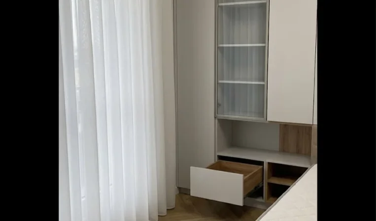 Tirane, jepet me qera 1+1 Kati 2, 60 m² 550 € 