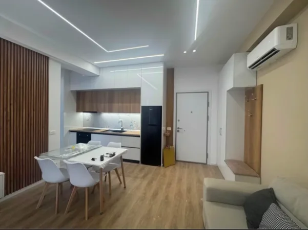 Tirane,  jepet me qira apartament 1+1 Kati 3, 75 m² (kompleksi mangalem)