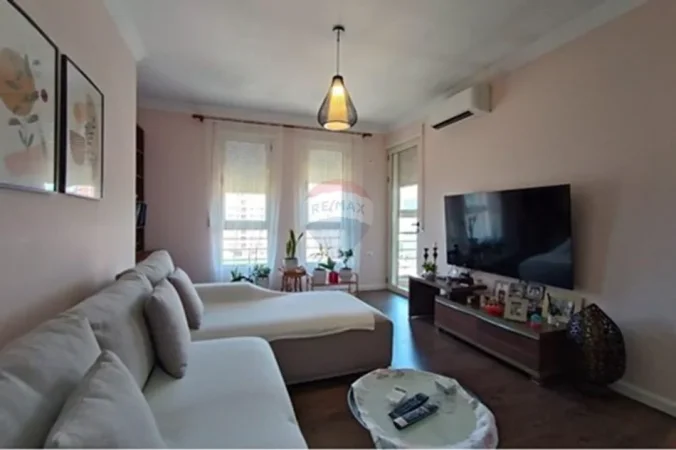 Tirane, jepet me qera apartament 1+1+Ballkon Kati 6, 80 m² 70.000 € (Don Bosko)