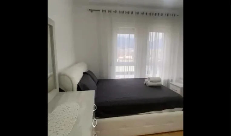 Tirane, jepet me qera apartament 2+1 Kati 9, 90 m² 700 €