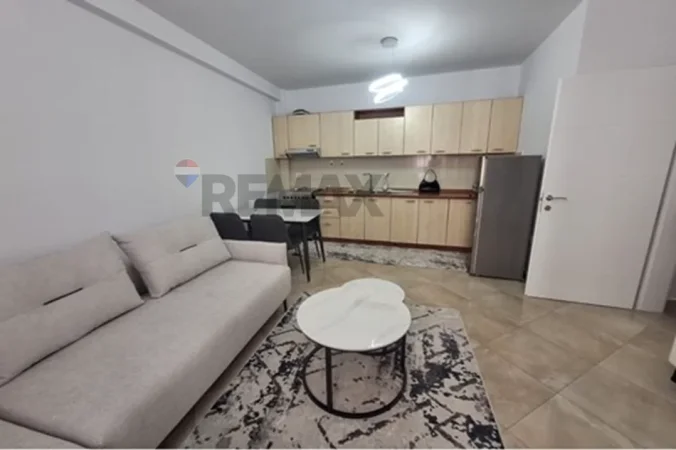 Tirane, jepet me qera apartament 2+1 Kati 4, 95 m² 80.000 € (Rruga e Barrikadave)