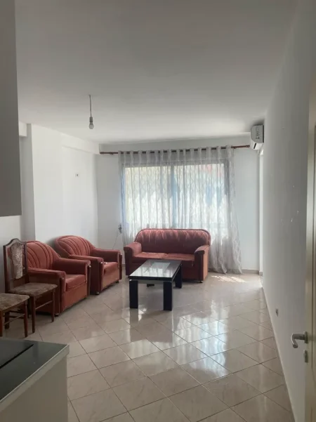 Tirane, shitet apartament 2+1+Ballkon Kati 3, 87 m² 115.000 € (Pallatet Çabej)
