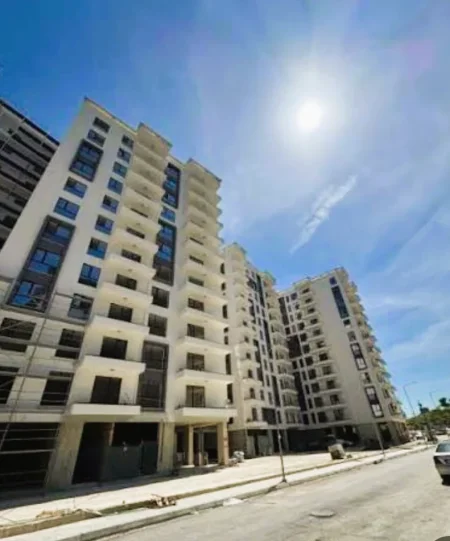 Tirane, shitet apartament 2+1+Aneks+Ballkon Kati 8, 121 m² 218.000 € (Fusha Aviacionit)