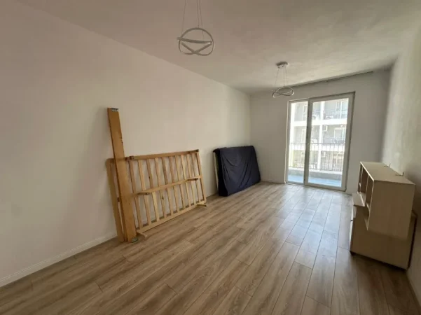 Tirane, jepet me qera apartament 1+1 Kati 6, 40 m² 300 € (Univers City)
