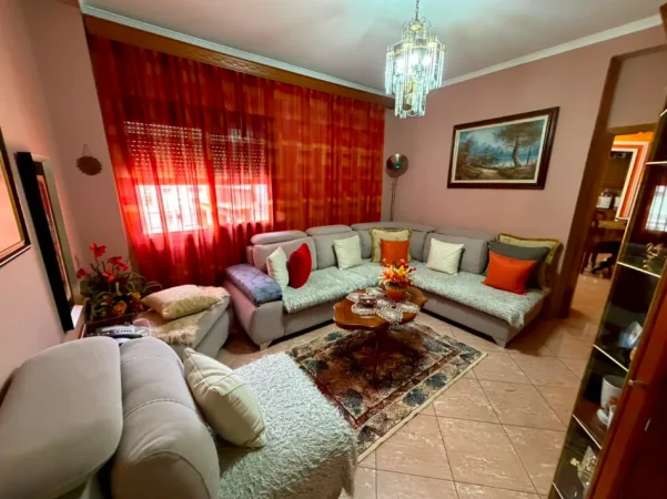 Tirane, jepet me qera apartament 2+1 Kati 7, (rruga e kavajes)