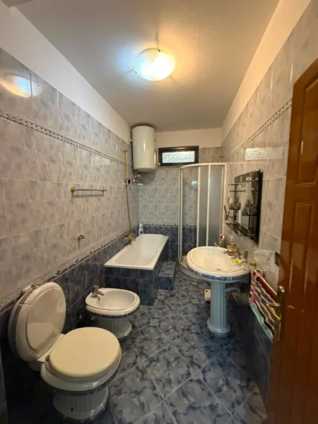 Tirane, jepet me qera apartament 2+1 Kati 7, (rruga e kavajes)