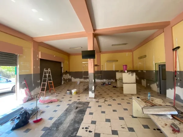 Tirane, jepet me qera toke , 1.400 m² (yzberisht)