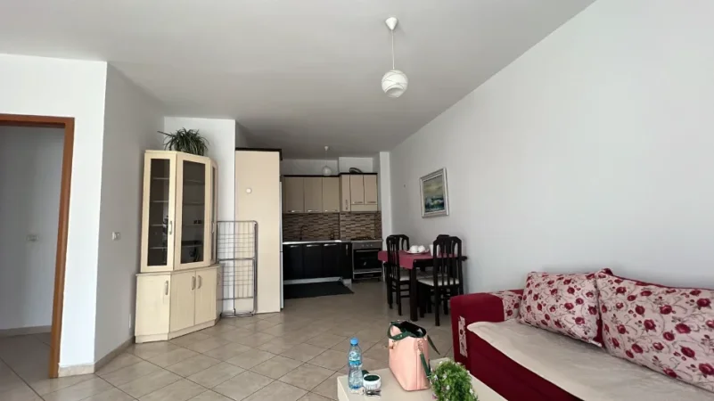 Tirane, jepet me qera apartament 2+1+Ballkon Kati 3, 90 m² 650 € (Rruga Jordan Misja)