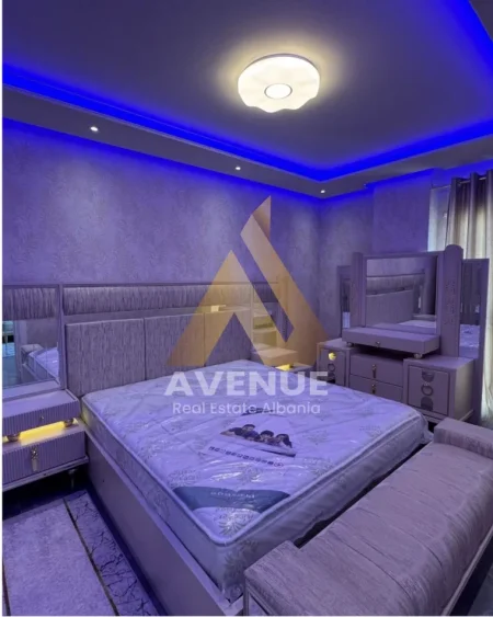 Tirane, jepet me qera apartament 1+1+Ballkon Kati 8, 70 m² 500 € (rruga gryka e kacanikut)