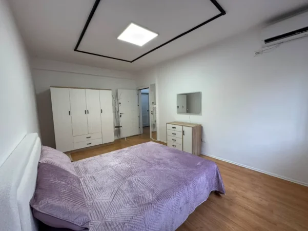 Tirane, jepet me qera apartament 1+1 Kati 3, 45 m² 550 € (Rruga e Durresit)