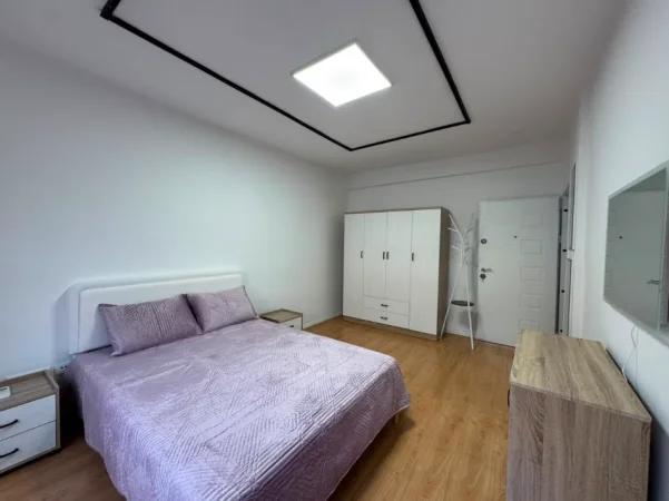 Tirane, jepet me qera apartament 1+1 Kati 3, 45 m² 550 € (Rruga e Durresit)