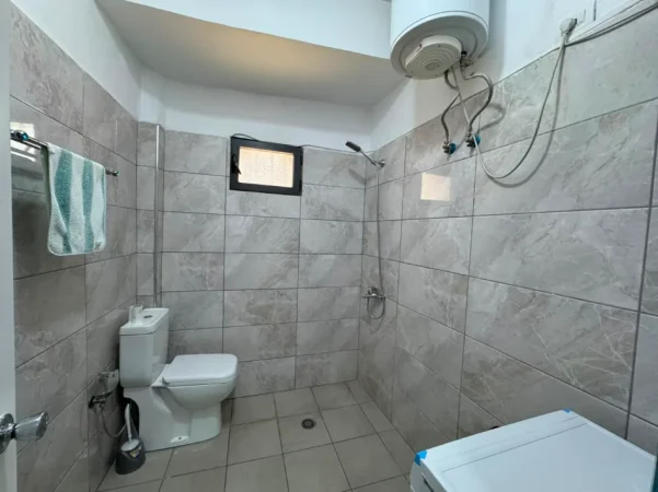 Tirane, jepet me qera apartament 1+1 Kati 3, 45 m² 550 € (Rruga e Durresit)
