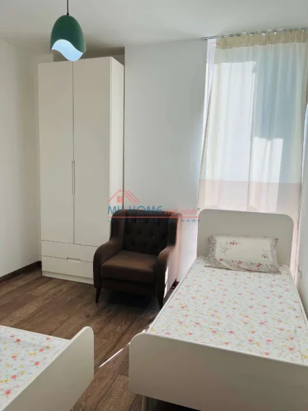 Tirane, jepet me qera apartament 2+1+Ballkon Kati 12, 100 m² 700 € (Rruga Asim Vokshi, Kompleksi Panorama)