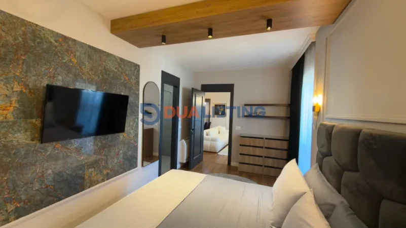 Tirane, jepet me qera apartament 3+1 , 2.500 € 