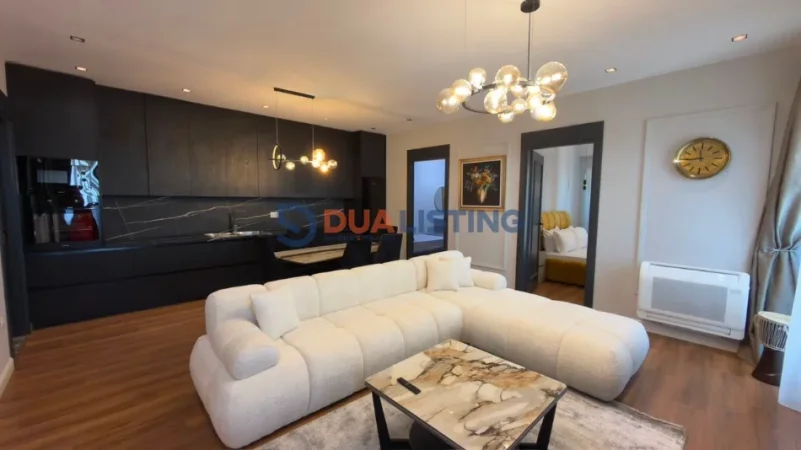 Tirane, jepet me qera apartament 3+1 , 2.500 € 