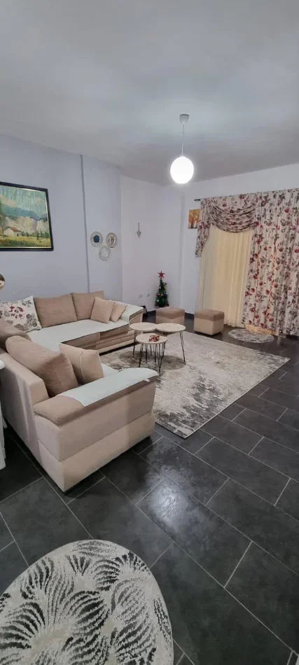 Tirane, jepet me qera apartament 1+1 Kati 2, 70 m² 350 € (Fresku)