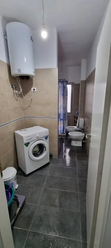 Tirane, jepet me qera apartament 1+1 Kati 2, 70 m² 350 € (Fresku)