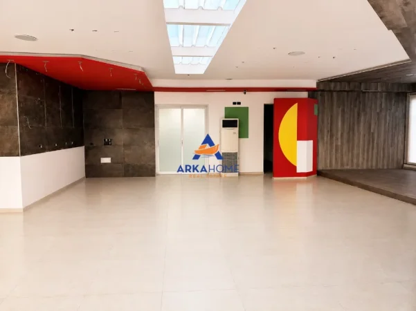 Tirane, jepet me qera ambjent biznesi Kati 0, 180 m² 320.000 € 
