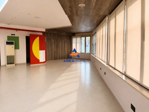 Tirane, jepet me qera ambjent biznesi Kati 0, 180 m² 320.000 € 