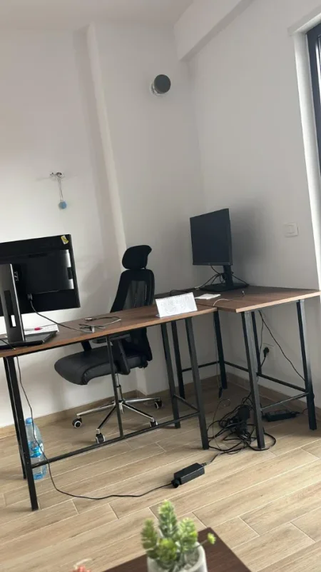 Tirane, shes Monitor Acer