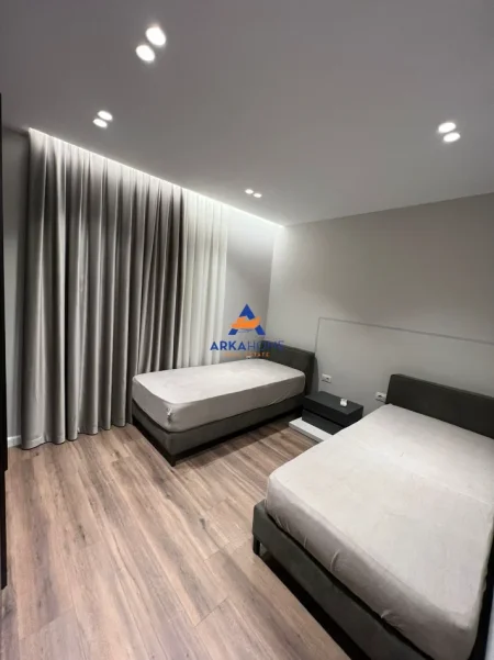 Tirane, jepet me qera apartament 2+1+Ballkon Kati 7, 84 m² 751 € 