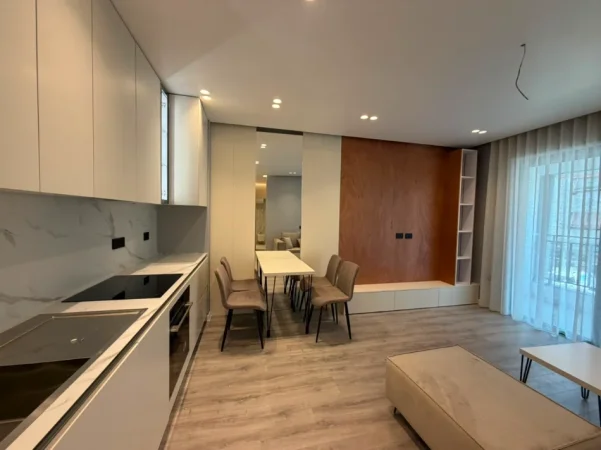 Tirane, jepet me qera apartament 1+1+Ballkon Kati 1, 67 m² 650 € (Bulevardi i Ri)