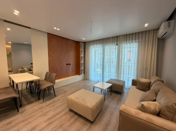 Tirane, jepet me qera apartament 1+1+Ballkon Kati 1, 67 m² 650 € (Bulevardi i Ri)