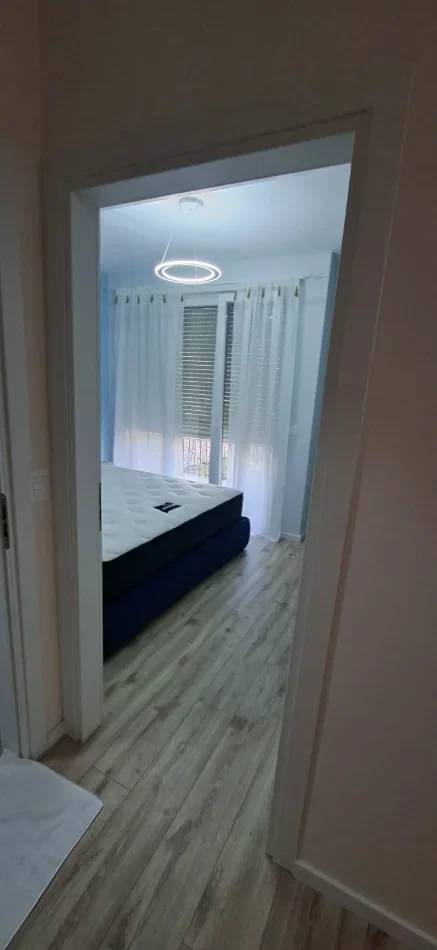 Tirane, jepet me qera apartament 1+1 Kati 2, 