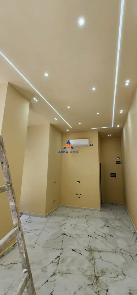 Tirane, jepet me qera ambjent biznesi Kati 0, 32 m² 1.020 € 