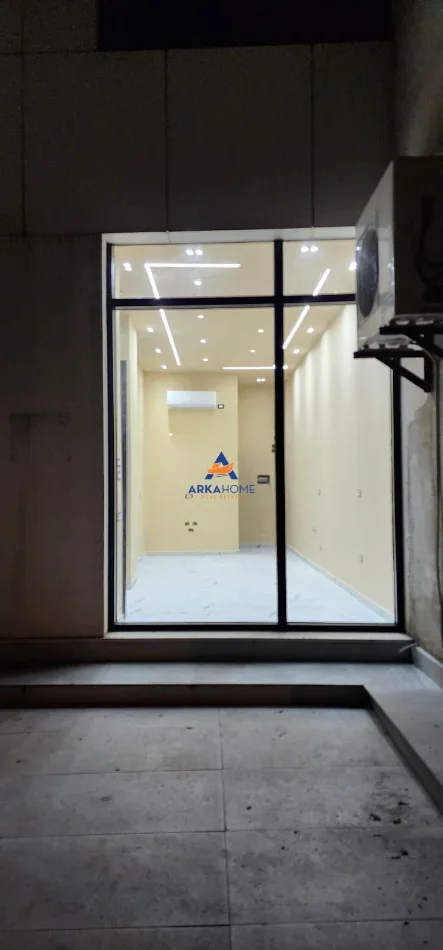 Tirane, jepet me qera ambjent biznesi Kati 0, 32 m² 1.020 € 