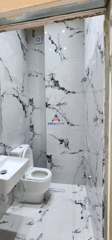 Tirane, jepet me qera ambjent biznesi Kati 0, 32 m² 1.020 € 