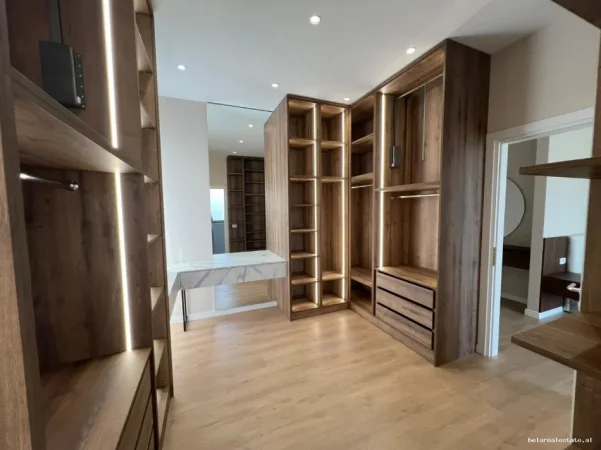 Tirane, jepet me qera Vile Vile 2 Katshe Kati 2, 402 m² 2.800 € (Hiqmet Buzi)