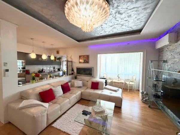 Tirane, shitet apartament 3+1+Aneks+Ballkon , 116 m² 300.000 € (Komuna e Parisit)