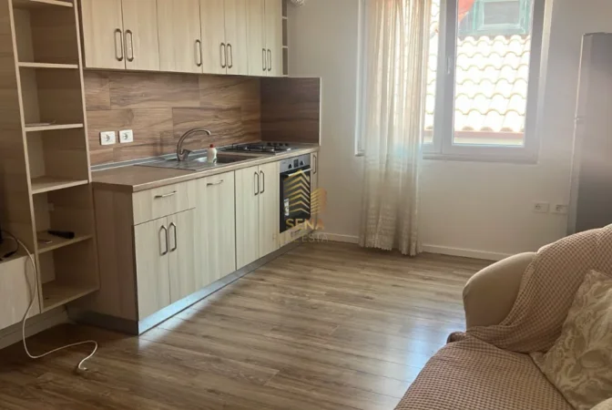Tirane, jepet me qera apartament 1+1+Ballkon Kati 3, 68 m² 380 € (Porcelan)