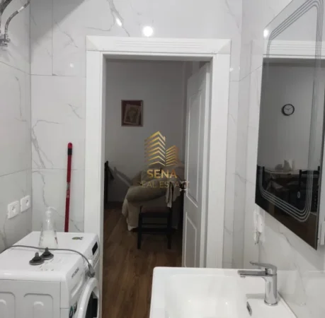 Tirane, jepet me qera apartament 1+1+Ballkon Kati 3, 68 m² 380 € (Porcelan)