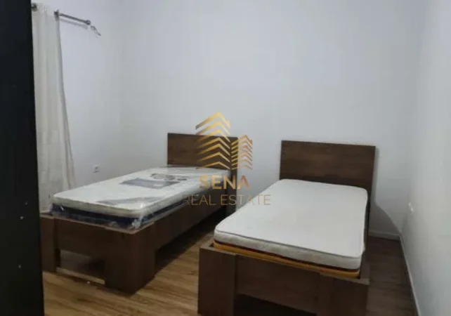 Tirane, jepet me qera apartament 1+1+Ballkon Kati 3, 68 m² 380 € (Porcelan)