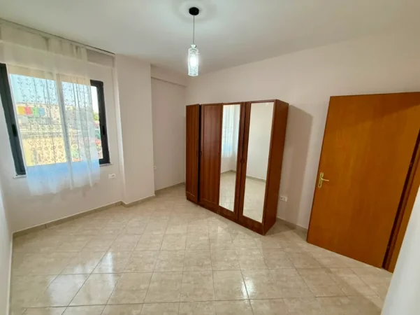 Tirane, jepet me qera apartament 2+1 , (Tregu Elektrik)