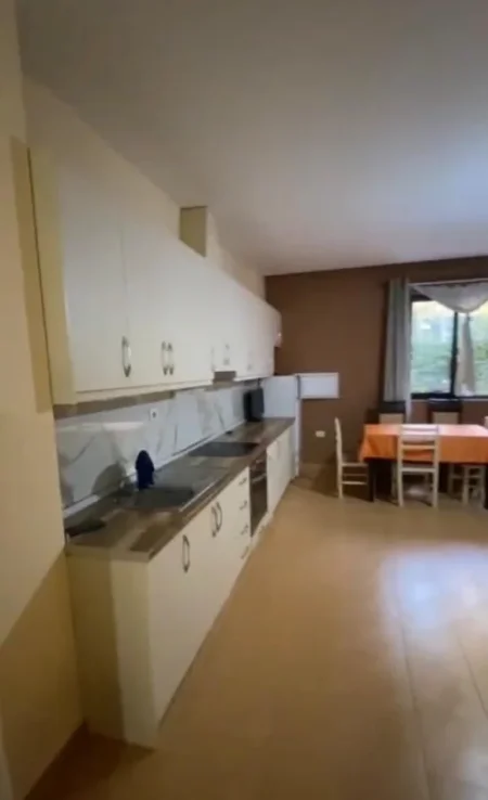 Tirane, jepet me qera apartament 2+1+Ballkon Kati 1, 90 m² 450 € (KODRA E DIELLIT)