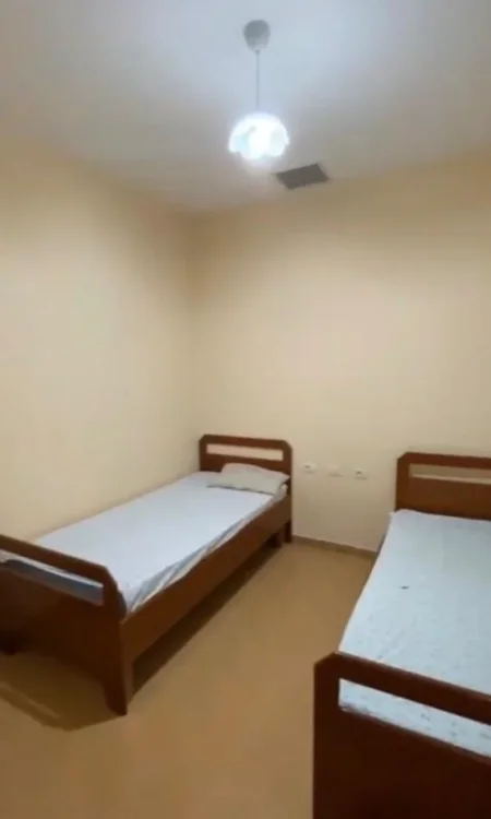 Tirane, jepet me qera apartament 2+1+Ballkon Kati 1, 90 m² 450 € (KODRA E DIELLIT)