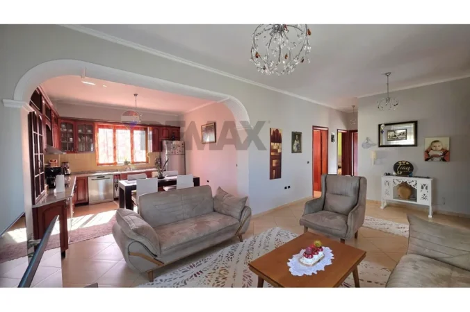 Vlore, shitet apartament 3+1+Aneks+Ballkon Kati 5, 170 m² 237.000 € (Rruga Dush Strati, pranë Zjarrfikëses)