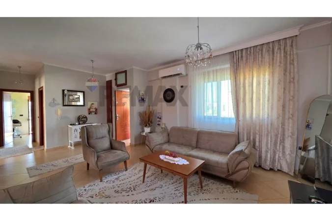 Vlore, shitet apartament 3+1+Aneks+Ballkon Kati 5, 170 m² 237.000 € (Rruga Dush Strati, pranë Zjarrfikëses)